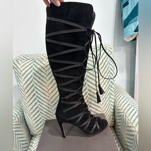 Vince Camuto VC-Carsey black suede boot